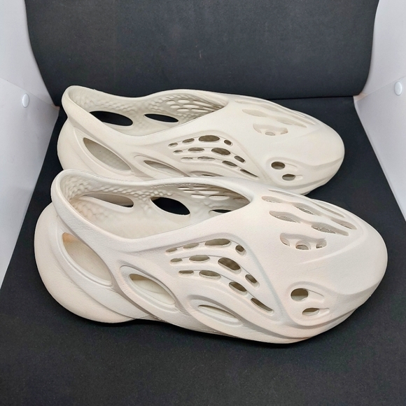 Adidas Yeezy Foam RNNR Runner Mist Mens Size-10 - Picture 4 of 9